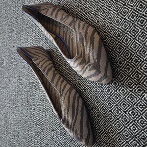 Rothys The Point Retired Zebra Print Gray Ballet Flats Size 7.5